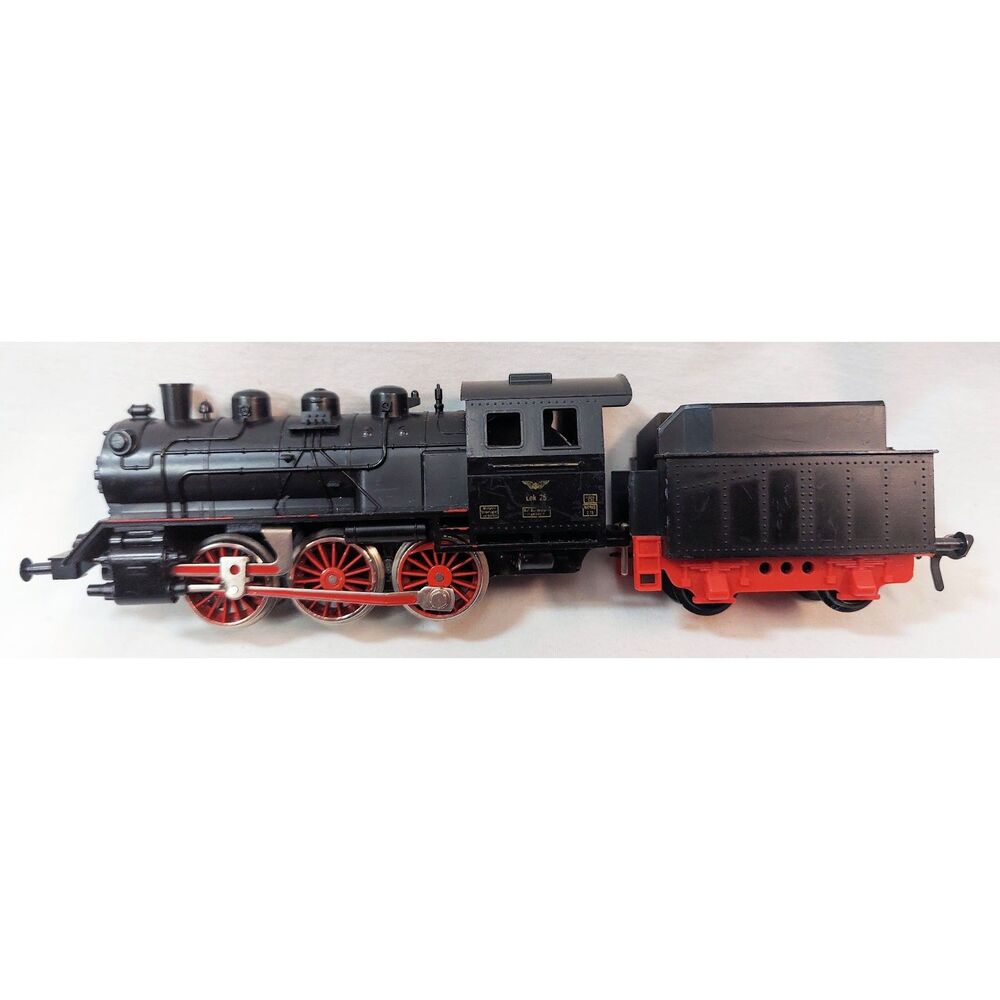 Fleischmann 0-6-0 Steam Locomotive Model 4125 HO "Lok 25" Runs well.